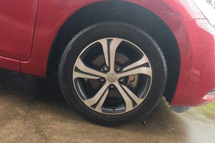 Used Nissan Tiida 2020 1.6L CVT Smart Drive Edition Right Front Wheel Hub