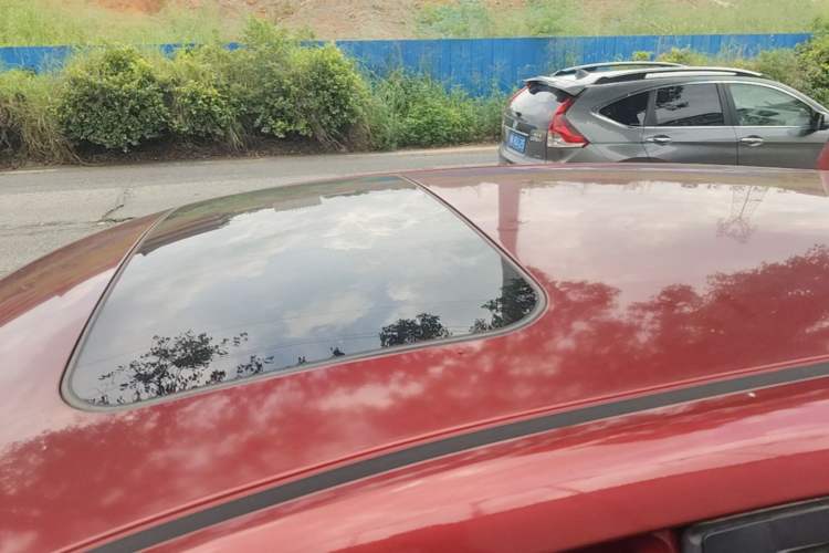 Used Nissan Tiida 2020 1.6L CVT Cool Edition Roof