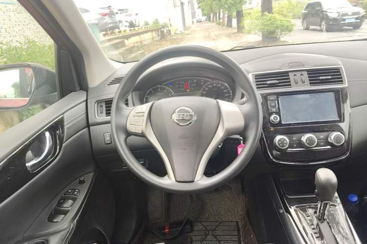 Used Nissan Tiida 2020 1.6L CVT Cool Edition Steering Wheel
