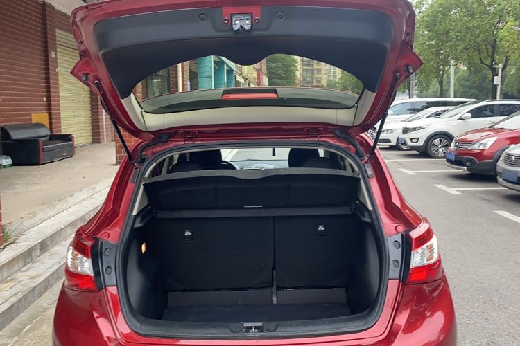 Used Nissan Tiida 2020 1.6L CVT Cool Edition Trunk