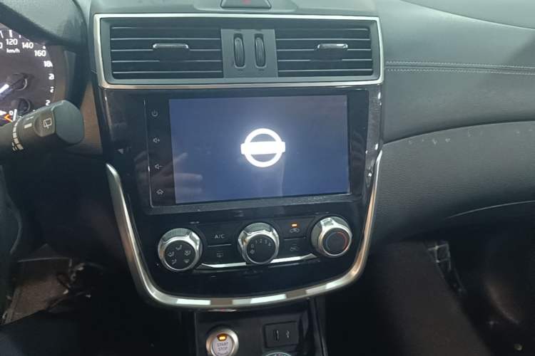 Used Nissan Tiida 2020 1.6L CVT Smart Enjoyment Edition Audio And AC Panel