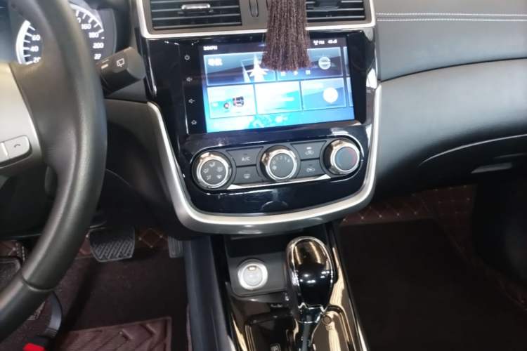 Used Nissan Tiida 2020 1.6L CVT Smart Drive Edition Audio And AC Panel