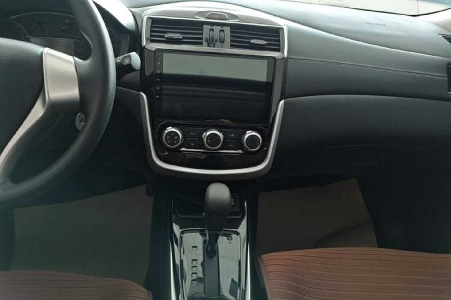 Used Nissan Tiida 2020 1.6L CVT Cool Edition Audio And AC Panel
