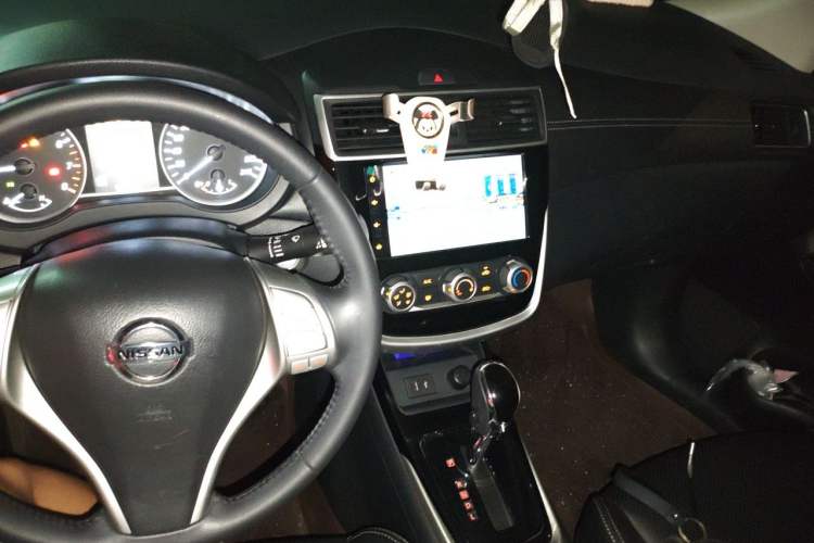 Used Nissan Tiida 2020 1.6L CVT Smart Drive Edition Audio And AC Panel