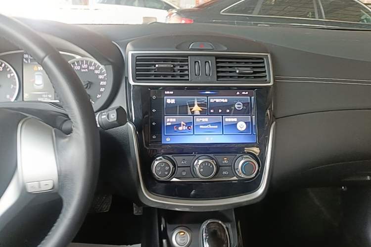 Used Nissan Tiida 2020 1.6L CVT Smart Drive Edition Audio And AC Panel