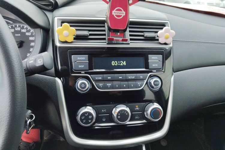 Used Nissan Tiida 2020 1.6L CVT Cool Edition Audio And AC Panel