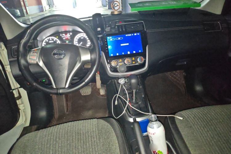 Used Nissan Tiida 2020 1.6L CVT Cool Edition Center Console