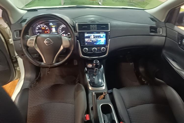 Used Nissan Tiida 2020 1.6L CVT Smart Enjoyment Edition Center Console