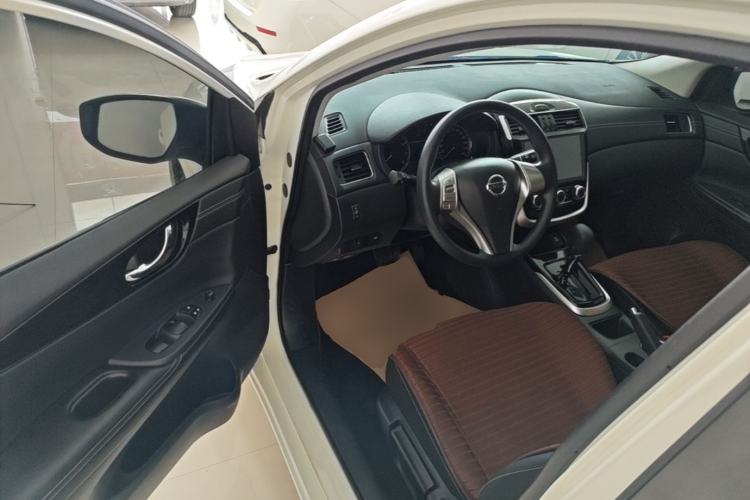 Used Nissan Tiida 2020 1.6L CVT Cool Edition Driver Seat