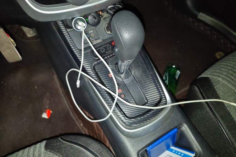 Used Nissan Tiida 2020 1.6L CVT Cool Edition Gear Lever