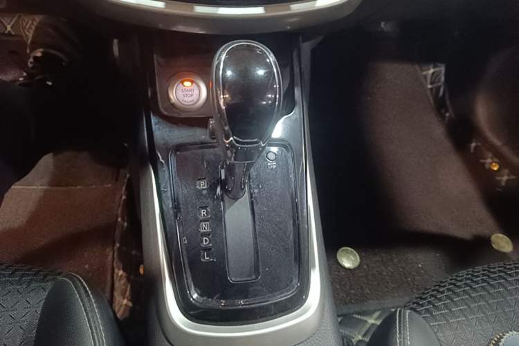 Used Nissan Tiida 2020 1.6L CVT Smart Enjoyment Edition Gear Lever