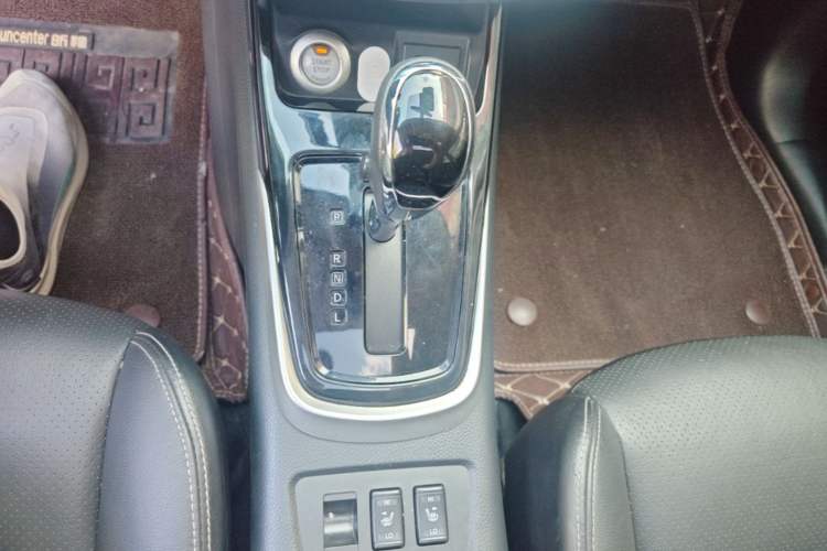 Used Nissan Tiida 2020 1.6L CVT ZhiZun Edition Gear Lever