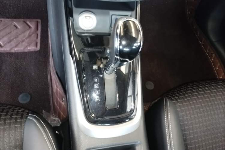 Used Nissan Tiida 2020 1.6L CVT Smart Drive Edition Gear Lever