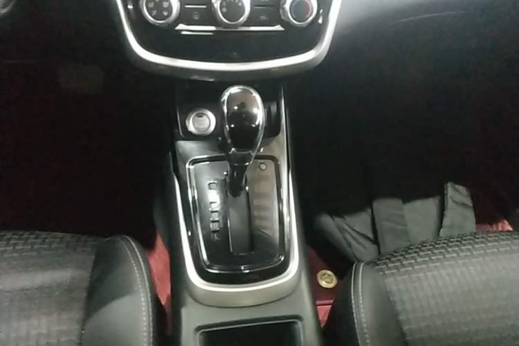 Used Nissan Tiida 2020 1.6L CVT Smart Drive Edition Gear Lever