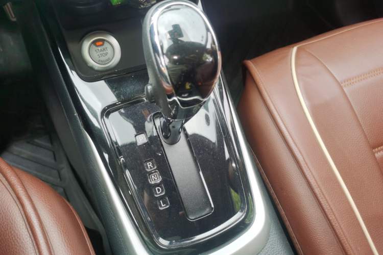 Used Nissan Tiida 2020 1.6L CVT Smart Drive Edition Gear Lever