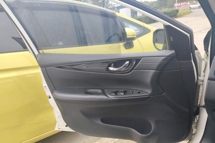 Used Nissan Tiida 2020 1.6L CVT Smart Drive Edition Left Front Door Interior