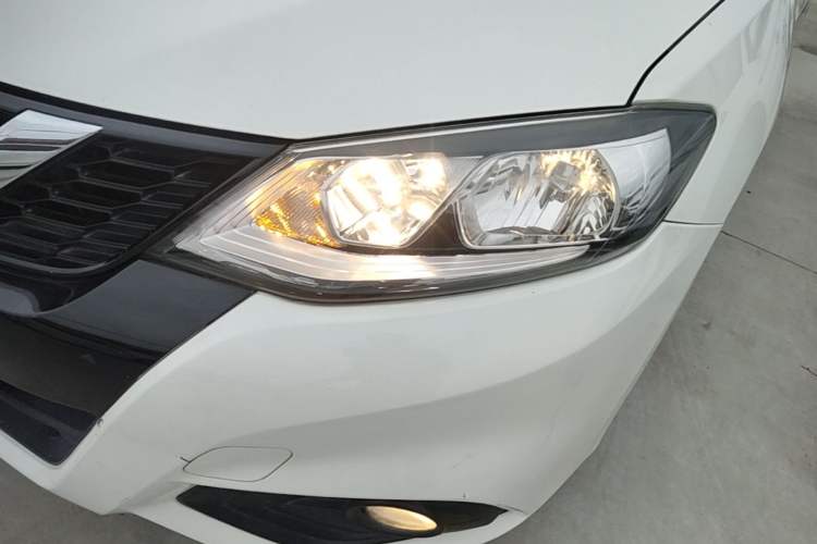 Used Nissan Tiida 2020 1.6L CVT Cool Edition Left Front Headlight
