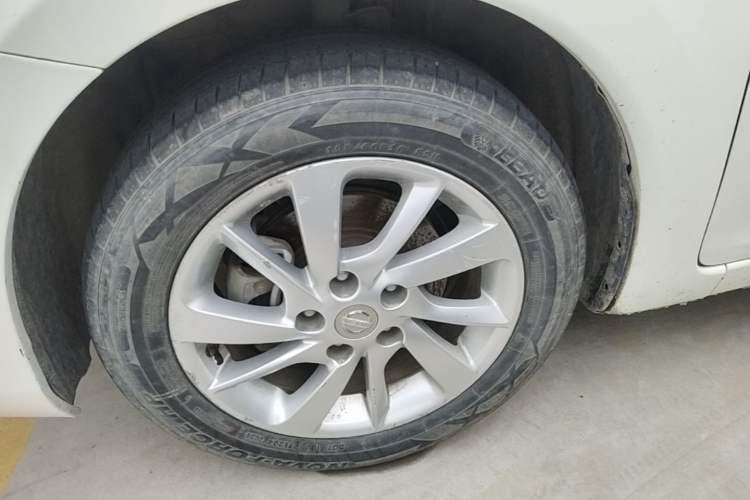 Used Nissan Tiida 2020 1.6L CVT Cool Edition Left Front Wheel Hub