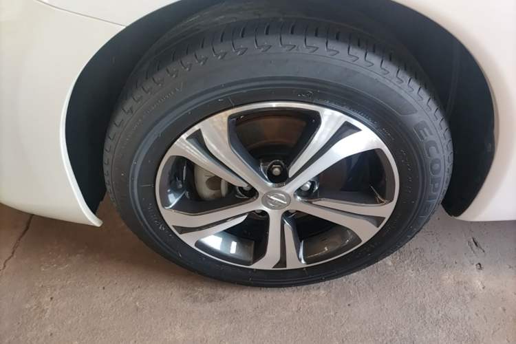 Used Nissan Tiida 2020 1.6L CVT Smart Drive Edition Left Front Wheel Hub