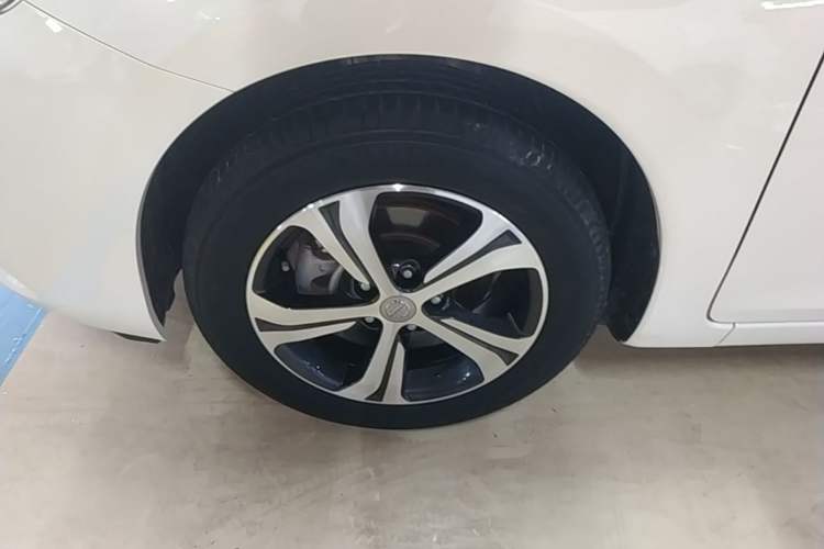 Used Nissan Tiida 2020 1.6L CVT Smart Drive Edition Left Front Wheel Hub