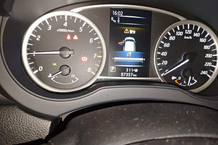 Used Nissan Tiida 2020 1.6L CVT Smart Drive Edition Odometer Close Up