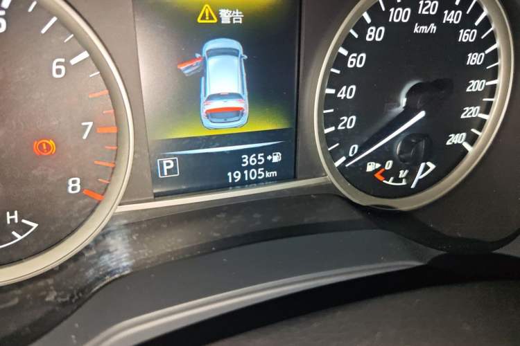 Used Nissan Tiida 2020 1.6L CVT Smart Drive Edition Odometer Close Up