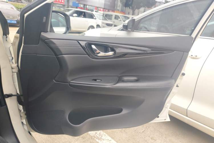 Used Nissan Tiida 2020 1.6L CVT Smart Drive Edition Right Front Door Interior