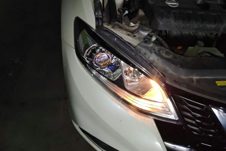 Used Nissan Tiida 2020 1.6L CVT Cool Edition Right Front Headlight