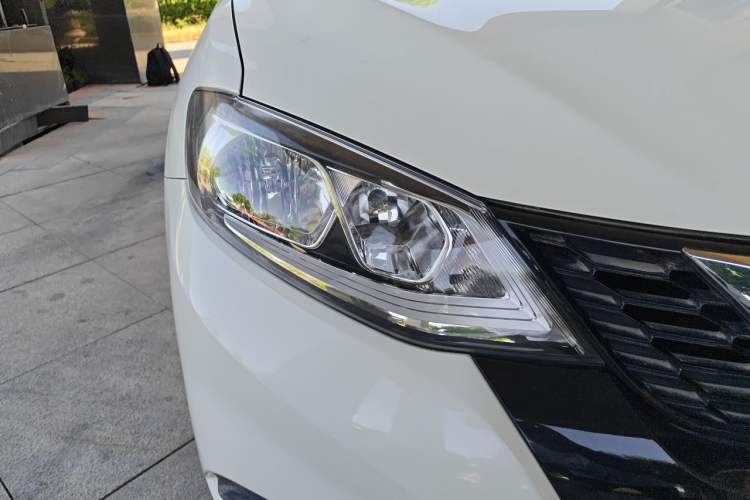 Used Nissan Tiida 2020 1.6L CVT Cool Edition Right Front Headlight