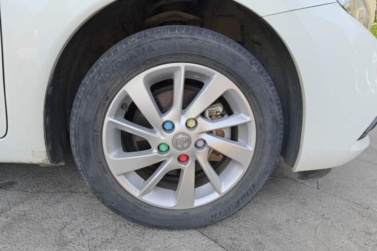Used Nissan Tiida 2020 1.6L CVT Cool Edition Right Front Wheel Hub