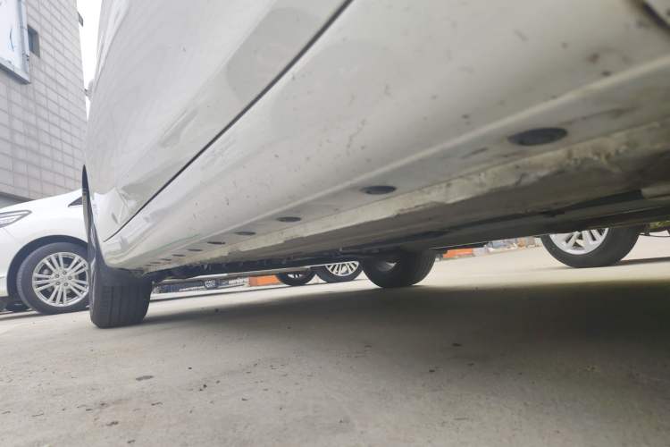 Used Nissan Tiida 2020 1.6L CVT Smart Drive Edition Right Side Sill