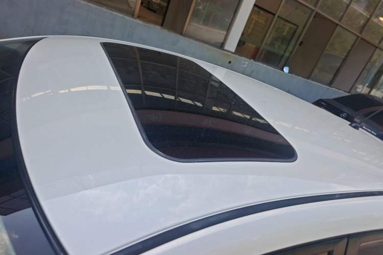 Used Nissan Tiida 2020 1.6L CVT ZhiZun Edition Roof