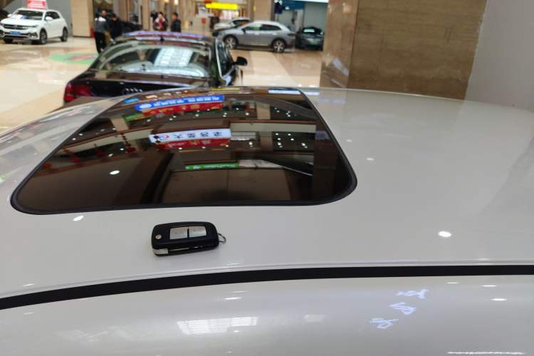 Used Nissan Tiida 2020 1.6L CVT Cool Edition Roof