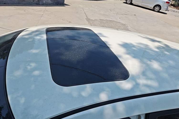 Used Nissan Tiida 2020 1.6L CVT Cool Edition Roof