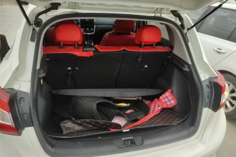 Used Nissan Tiida 2020 1.6L CVT Cool Edition Trunk