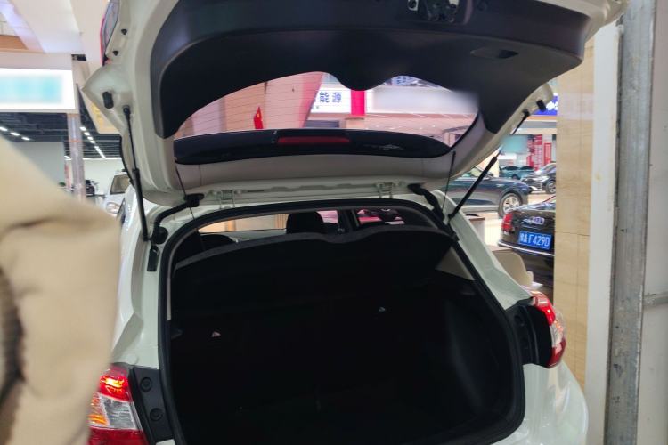 Used Nissan Tiida 2020 1.6L CVT Cool Edition Trunk
