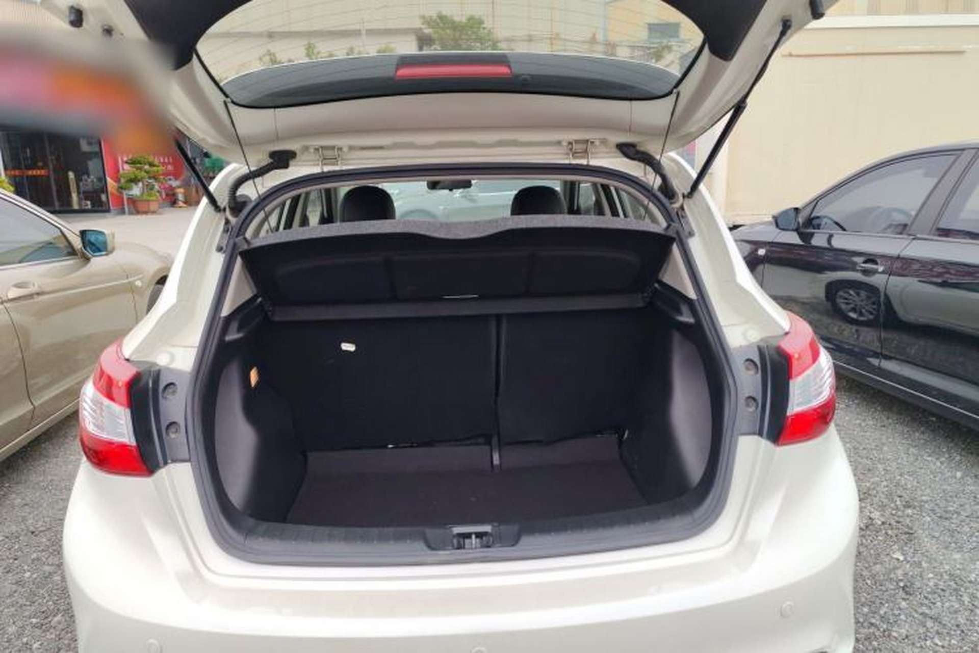 Used Nissan Tiida 2020 1.6L CVT Cool Edition Trunk