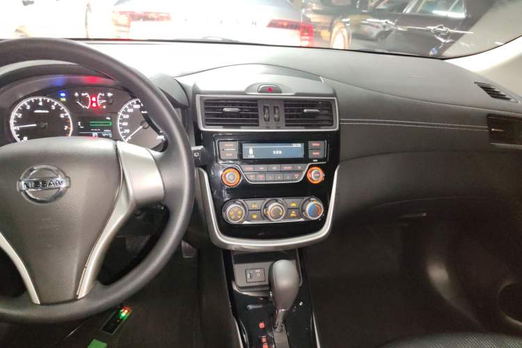 Used Nissan Tiida 2021 1.6L CVT Cool Edition Audio And AC Panel