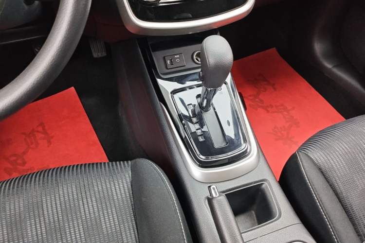 Used Nissan Tiida 2021 1.6L CVT Cool Edition Gear Lever