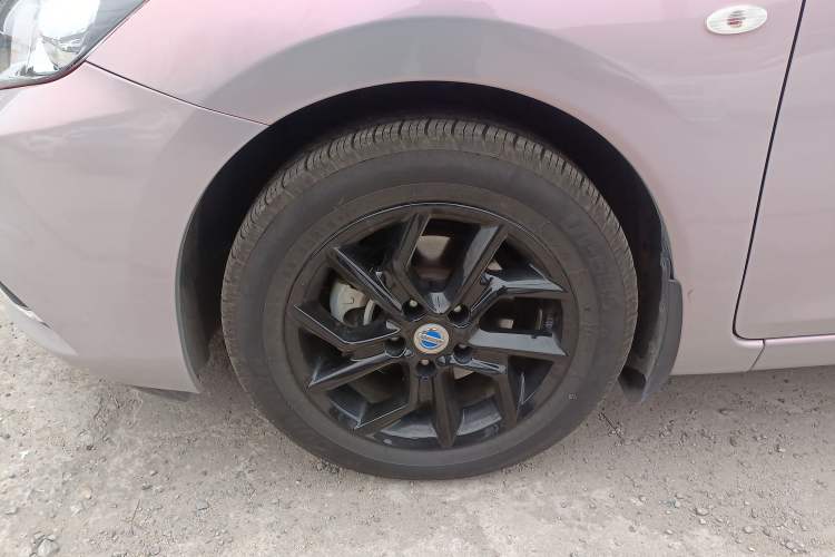 Used Nissan Tiida 2021 1.6L CVT Cool Edition Left Front Wheel Hub