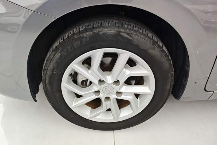Used Nissan Tiida 2021 1.6L CVT Cool Edition Left Front Wheel Hub