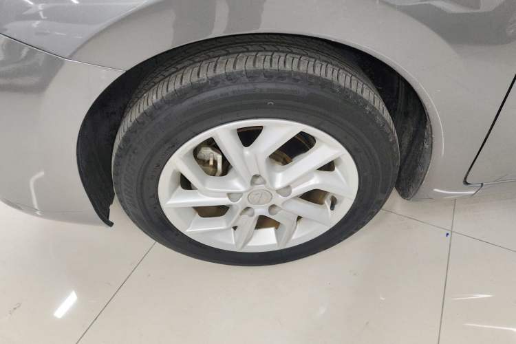 Used Nissan Tiida 2021 1.6L CVT Smart Drive Edition Left Front Wheel Hub