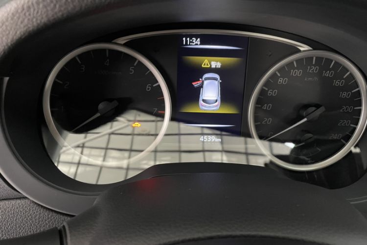 Used Nissan Tiida 2021 1.6L CVT Smart Drive Edition Odometer Close Up