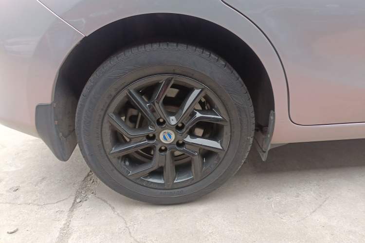 Used Nissan Tiida 2021 1.6L CVT Cool Edition Right Rear Wheel Hub