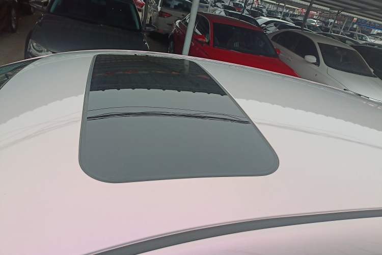 Used Nissan Tiida 2021 1.6L CVT Cool Edition Roof