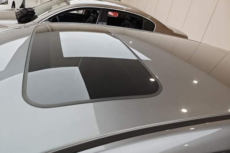 Used Nissan Tiida 2021 1.6L CVT Cool Edition Roof