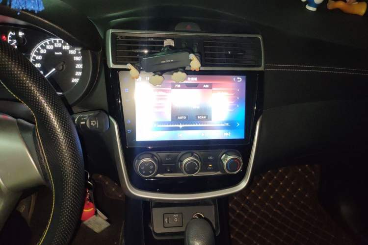 Used Nissan Tiida 2021 1.6L CVT Cool Edition Audio And AC Panel