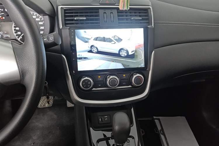 Used Nissan Tiida 2021 1.6L CVT Cool Edition Audio And AC Panel