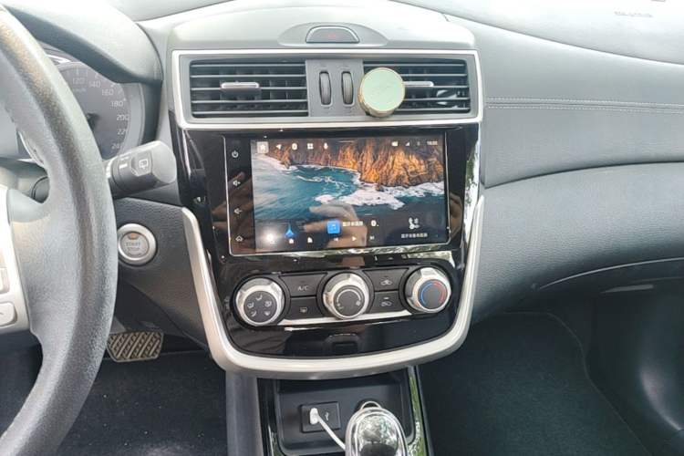 Used Nissan Tiida 2021 1.6L CVT Smart Drive Edition Audio And AC Panel