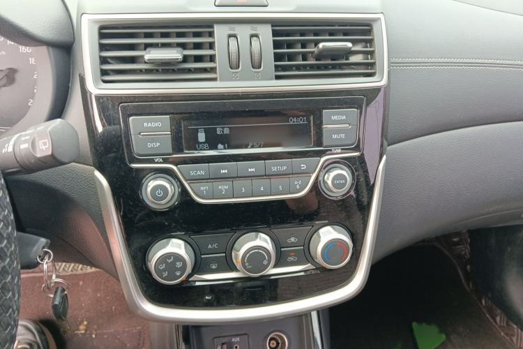 Used Nissan Tiida 2021 1.6L CVT Cool Edition Audio And AC Panel